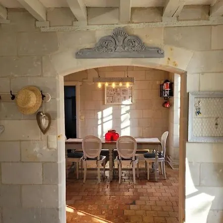 בית נופש De Charme, Bord De Loire Ma Maison Angevine *