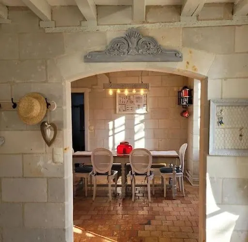 Nyaraló De Charme, Bord De Loire Ma Maison Angevine *