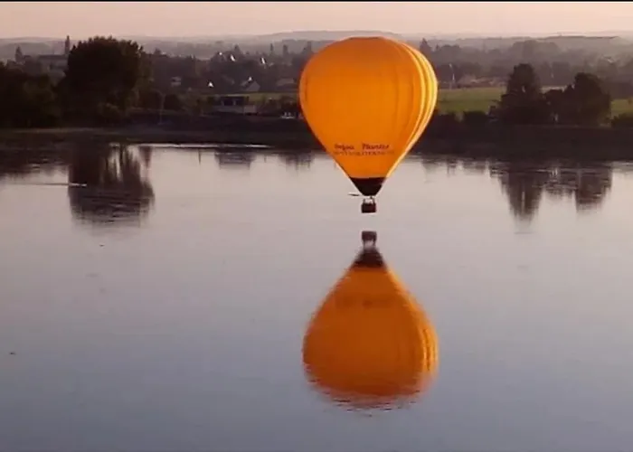 Nyaraló De Charme, Bord De Loire Ma Maison Angevine *